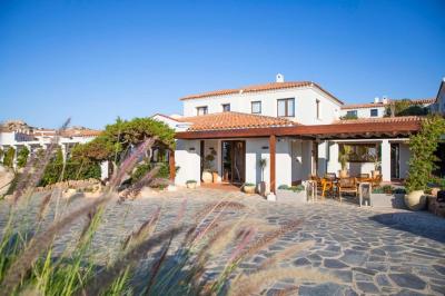 Mangia's Santa Teresa Sardinia, Curio Collection by Hilton 10 Mangia's Santa Teresa Sardinia, Curio Collection by Hilton 10