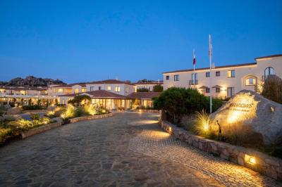 Mangia's Santa Teresa Sardinia, Curio Collection by Hilton 6 Mangia's Santa Teresa Sardinia, Curio Collection by Hilton 6