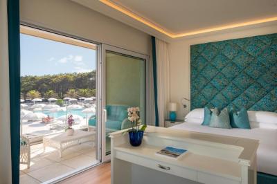 Riviera Resort Hotel 2 Riviera Resort Hotel 2