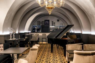 Hotel du Roi & Spa by SOWELL COLLECTION 10 Hotel du Roi & Spa by SOWELL COLLECTION 10