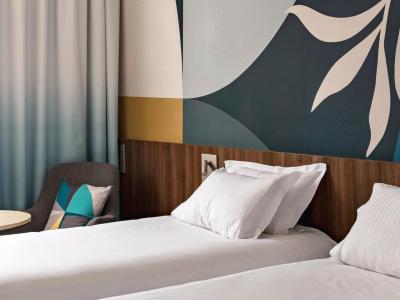 Holiday Inn - Marseille Airport by IHG 2 Holiday Inn - Marseille Airport by IHG 2