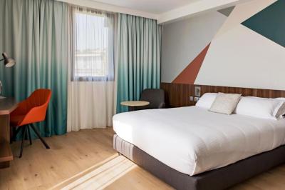 Holiday Inn - Marseille Airport by IHG 9 Holiday Inn - Marseille Airport by IHG 9