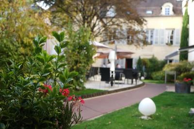 Maison Philippe Le Bon Hôtel, Restaurant & Bar le 19 9 Maison Philippe Le Bon Hôtel, Restaurant & Bar le 19 9