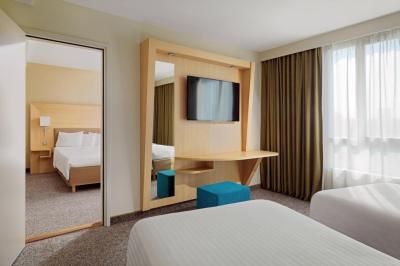 Courtyard by Marriott Paris La Defense West - Colombes 2 Courtyard by Marriott Paris La Defense West - Colombes 2