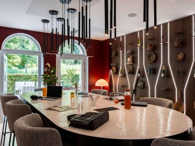 Mercure Maintenon 7 Mercure Maintenon 7
