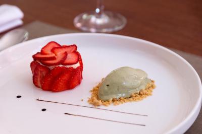 Hotel restaurant Spa Disini Montpellier Est, The Originals Relais 4 Hotel restaurant Spa Disini Montpellier Est, The Originals Relais 4
