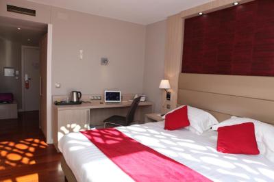 Hôtel Les Trois Roses, Meylan Grenoble 4 Hôtel Les Trois Roses, Meylan Grenoble 4