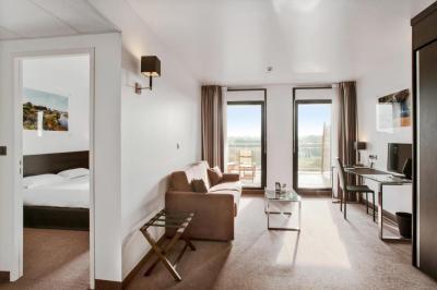 Golden Tulip Pornic Suites- Appart Hotel 8 Golden Tulip Pornic Suites- Appart Hotel 8