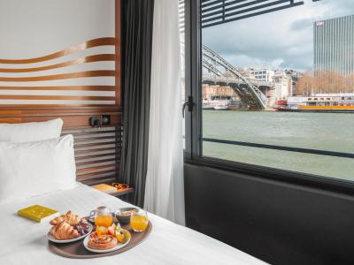 Hotel OFF Paris Seine 8 Hotel OFF Paris Seine 8