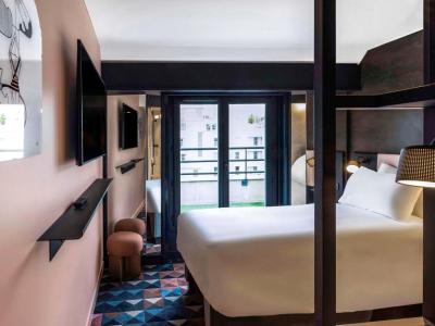 TRIBE Paris Batignolles 8 TRIBE Paris Batignolles 8