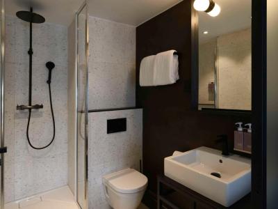 TRIBE Paris Batignolles 6 TRIBE Paris Batignolles 6