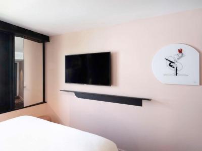 TRIBE Paris Batignolles 5 TRIBE Paris Batignolles 5