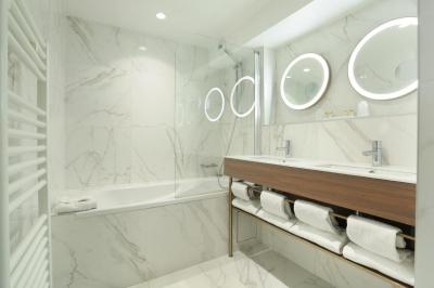 Hôtel du Cheval Blanc - Paris Marne La Vallée 10 Hôtel du Cheval Blanc - Paris Marne La Vallée 10