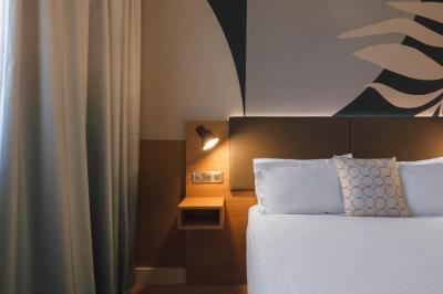 Holiday Inn Toulon City Centre by IHG 6 Holiday Inn Toulon City Centre by IHG 6