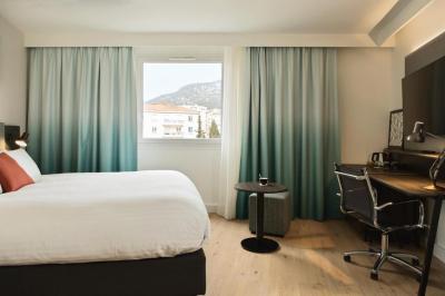 Holiday Inn Toulon City Centre by IHG 5 Holiday Inn Toulon City Centre by IHG 5