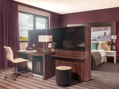 Holiday Inn Toulouse Airport by IHG 10 Holiday Inn Toulouse Airport by IHG 10