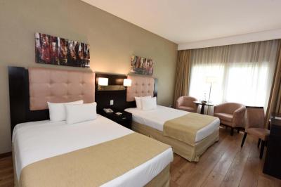 Howard Johnson Convention Center Ezeiza 2 Howard Johnson Convention Center Ezeiza 2