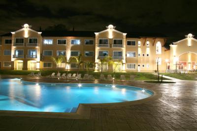 Howard Johnson Pilar Convention Center 5 Howard Johnson Pilar Convention Center 5