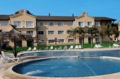 Howard Johnson Pilar Convention Center 4 Howard Johnson Pilar Convention Center 4