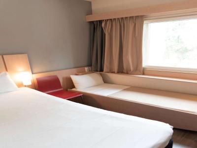 Hotel ibis Pilar 8 Hotel ibis Pilar 8