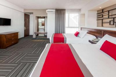 Ramada Plaza by Wyndham Leon 8 Ramada Plaza by Wyndham Leon 8