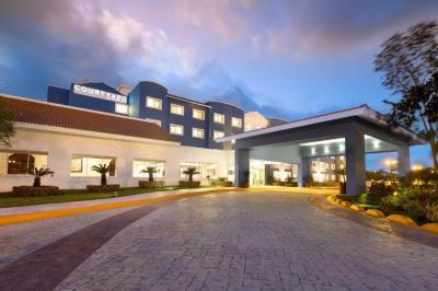 Hotel Courtyard Marriott Cancun Airport 2 Hotel Courtyard Marriott Cancun Airport 2