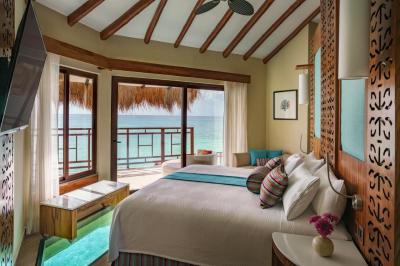 Palafitos Overwater Bungalows Catamarán 4 Palafitos Overwater Bungalows Catamarán 4