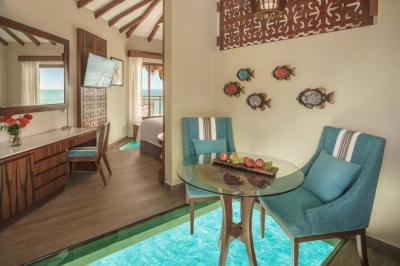 Palafitos Overwater Bungalows Catamarán 7 Palafitos Overwater Bungalows Catamarán 7